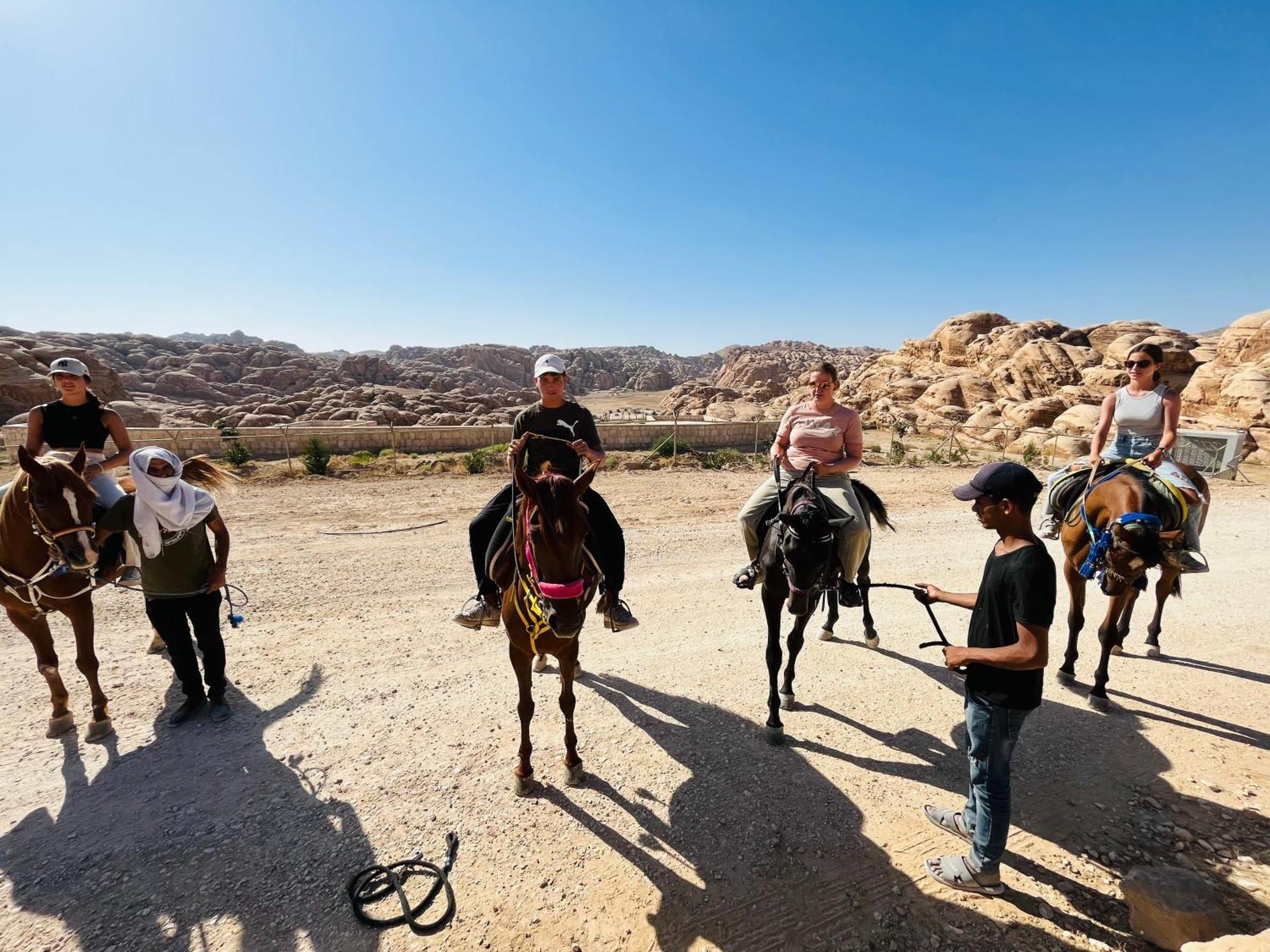 Petra Royal Ranch Bed & Breakfast Wadi Musa Luaran gambar